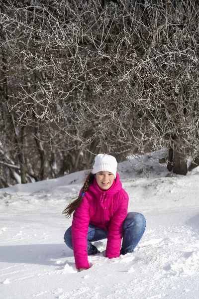 Portrait Une Adolescente Plein Air Hiver Jouer Avec Neige Dans — Photo