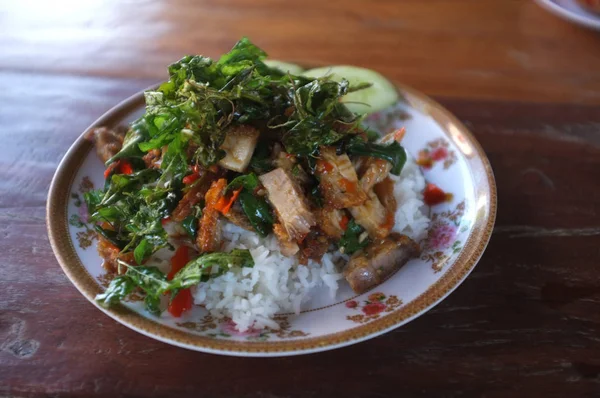 米のスープやお粥ミンチ豚肉とパクチョン郡 コラート タイの冗談くん のレストランで保存された卵と内臓 — ストック写真