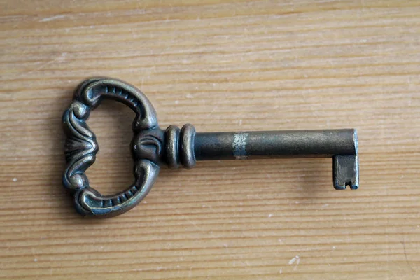 Oude Sleutel Met Patina — Stockfoto