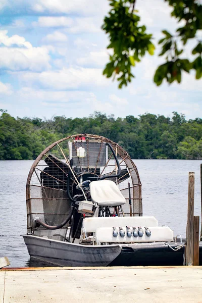 Propeller boat, propeller boats in the Everglades