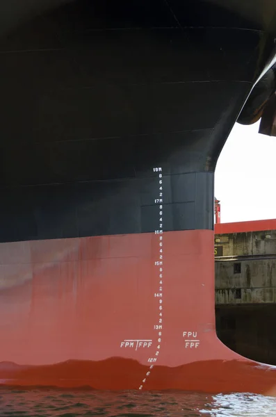 Utkast Till Märken Och Vattenlinje Ett Containerfartygs Kolvbåge Hamnen Hamburg — Stockfoto