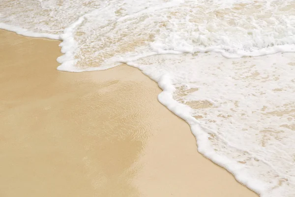 Fundo Praia Tropical Com Onda Suave Areia Branca — Fotografia de Stock