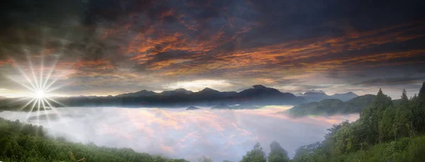 Der Wunderschöne Jinlong Mountain Sunrise Taichung Taiwan — Stockfoto