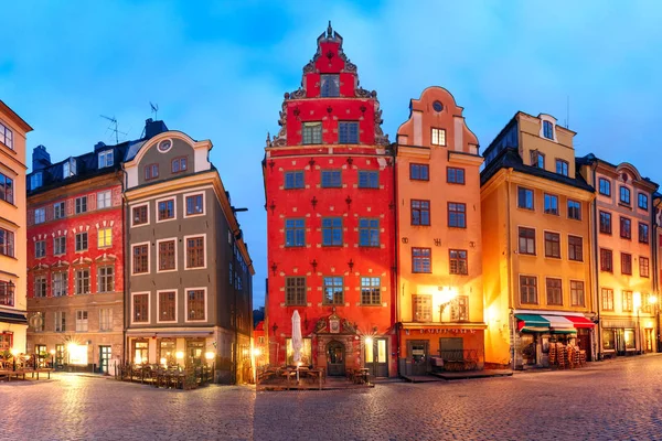 スウェーデンの首都ストックホルムの旧市街にあるStortorget広場 Gamla Stanの有名なカラフルな家 — ストック写真
