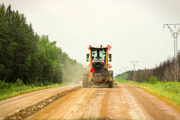 Traveling Gravel Road Grader — Stock Photo, Image