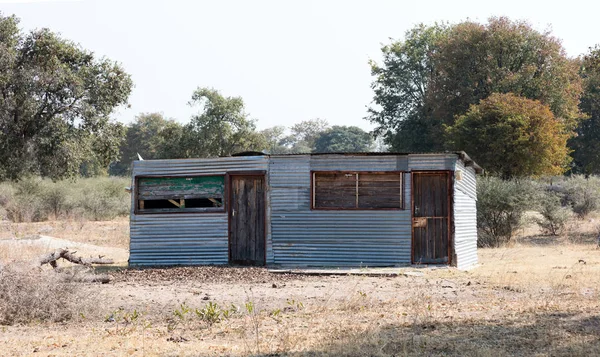 博茨瓦纳废弃的小型建筑 金属和木材制成 — 图库照片
