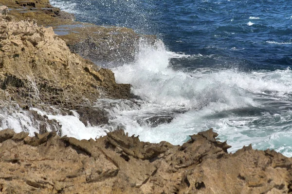 Suplado Jacuzzi Naturalny Wir Sfotografowany Północnym Wybrzeżu Curacao — Zdjęcie stockowe