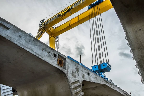 Crane Lifting Concrete Units Crown Princess Mary Bridge Construction Site — Stock Photo, Image