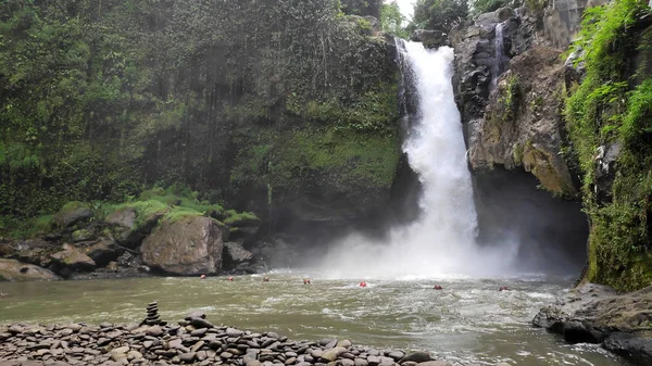 Θέα Του Καταρράκτη Της Tegenungan Κοντά Στην Ubud Μπαλί Ινδονησία — Φωτογραφία Αρχείου