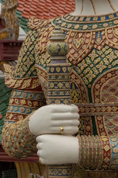 Close Mãos Gigantes Guardiãs Espada — Fotografia de Stock