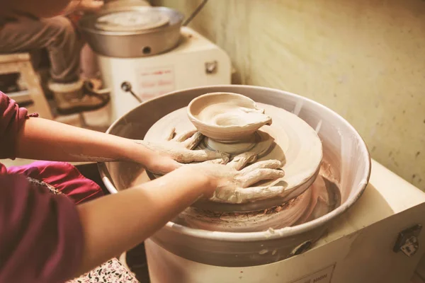 Child Hands Shaping Clay Pottery Wheel Workshop — Stock Photo, Image