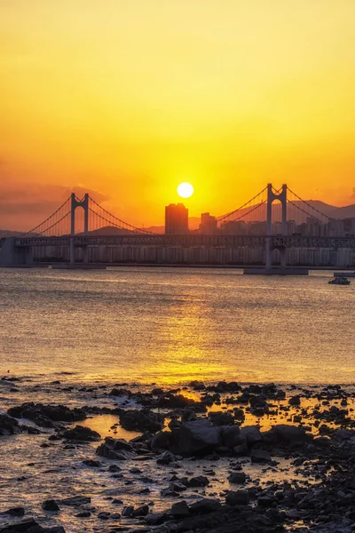 Blick Auf Den Sonnenuntergang Über Die Busan Gwangandaegyo Brücke Die — Stockfoto