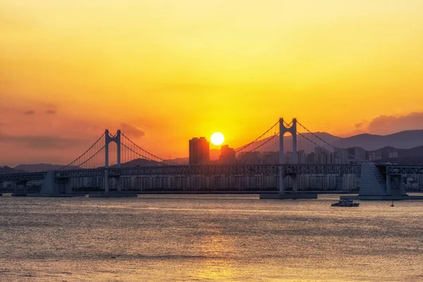 Blick Auf Den Sonnenuntergang Über Die Busan Gwangandaegyo Brücke Die — Stockfoto