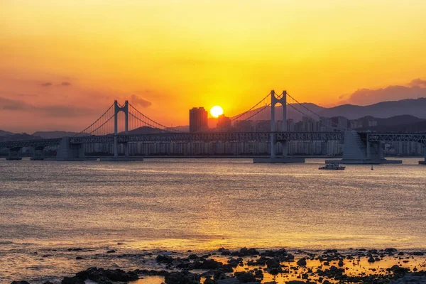 Blick Auf Den Sonnenuntergang Über Die Busan Gwangandaegyo Brücke Die — Stockfoto