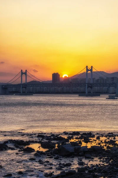 Blick Auf Den Sonnenuntergang Über Die Busan Gwangandaegyo Brücke Die — Stockfoto