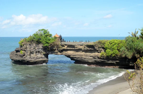 Pura Batu Bolong Borde Acantilado Costa Con Agujero Roca Bali — Foto de Stock