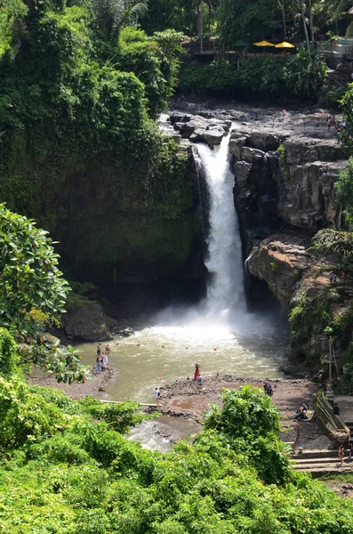 Widok Wodospad Tegenungan Pobliżu Ubud Bali Indonezja — Zdjęcie stockowe