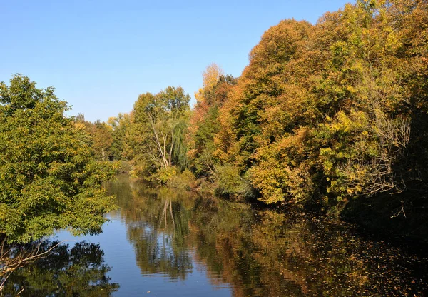 Río Leine Otoño Hannover —  Fotos de Stock