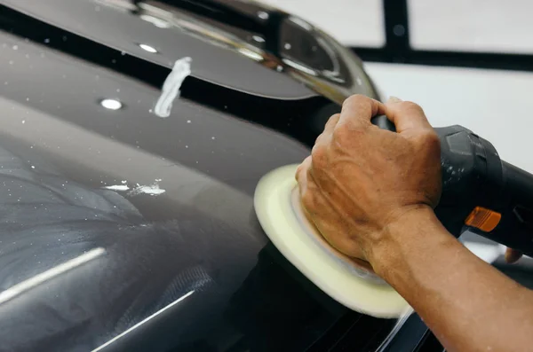 Mechanic Hand Holding Car Polish — Stock Photo, Image