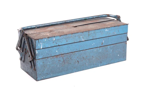 白い背景に隔離された古い金属製の道具箱 — ストック写真