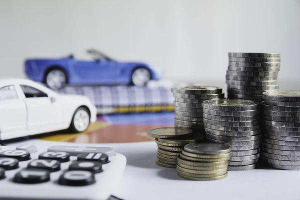Pojištění Automobilů Autoservis Hromadou Mincí Automobil Hračky Pro Účetní Finanční — Stock fotografie