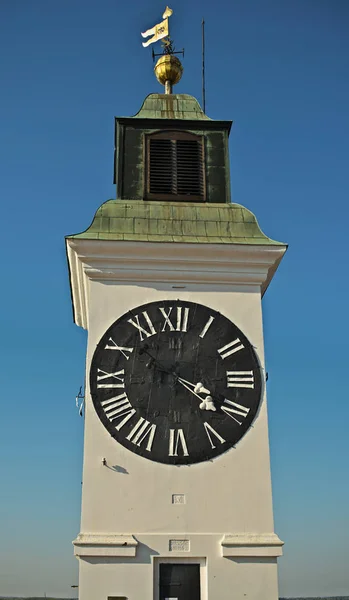 Часовая Башня Маленькой Колокольней Вершине Нови Саде Сербия — стоковое фото
