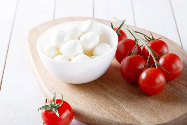 Organic Cherry Tomatoes Mozzarella Ceramic Plate White Background Top View — Stock Photo, Image