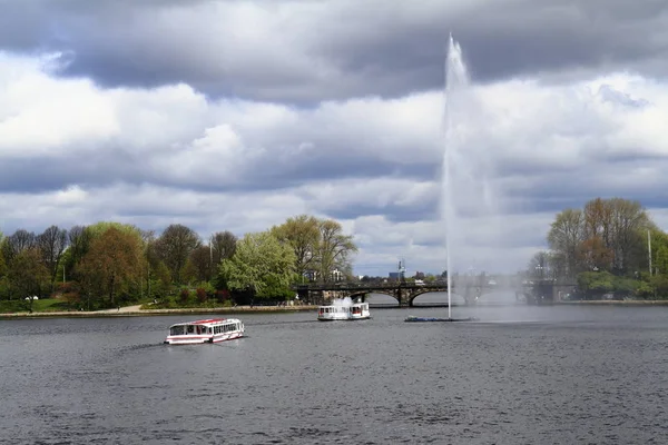 Озеро Альстер Городе Гамбург Германия — стоковое фото