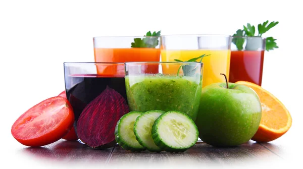 Friss Ökológiai Zöldséglevekkel Gyümölcslevekkel Ellátott Szemüveg Méregtelenítő Diéta — Stock Fotó
