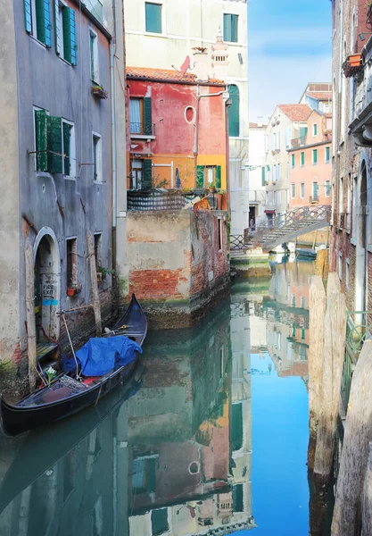 Góndolas Canal Con Puente Venecia Italia — Foto de Stock