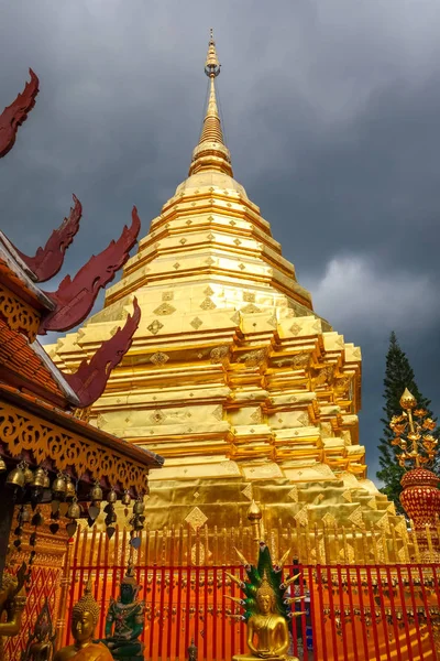 Wat Phra Que Doi Suthep Estupa Oro Chiang Mai Tailandia — Foto de Stock