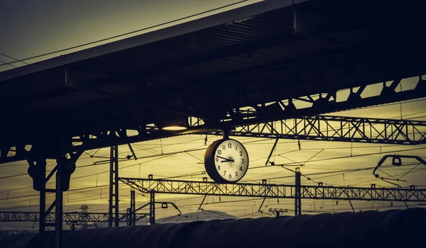 Relógio Estação Ferroviária Detalhe Informação Para Viajantes — Fotografia de Stock