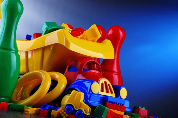Composição Com Brinquedos Coloridos Para Crianças Plástico — Fotografia de Stock