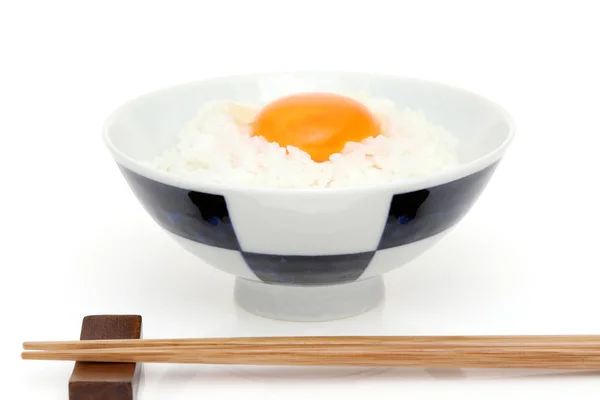 Primer Plano Del Arroz Japonés Con Huevo Crudo Tamago Kake — Foto de Stock