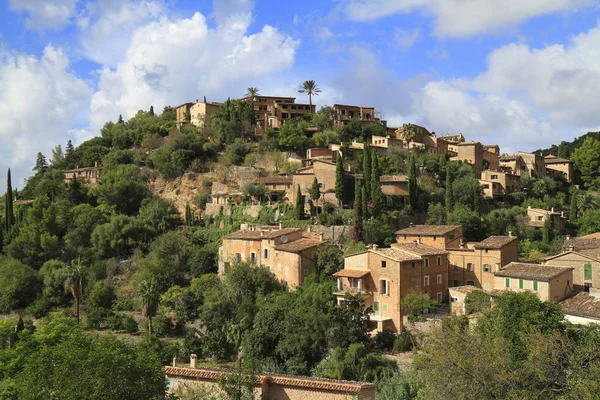 Panoramik Akdeniz Kasabası Deja Mallorca Spanya — Stok fotoğraf