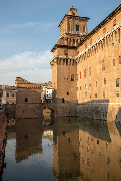 Castillo Estense Una Fortaleza Cuatro Alturas Del Siglo Xiv Ferrara —  Fotos de Stock