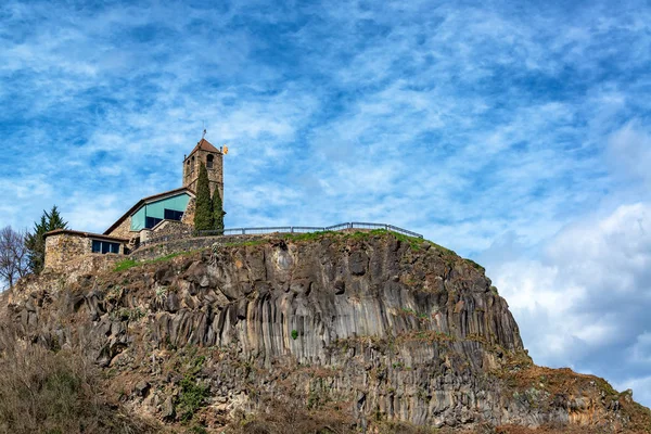 Blick Auf Die Kirche Castellfollit Roca Spanien Mit Einem Interessanten — Stockfoto