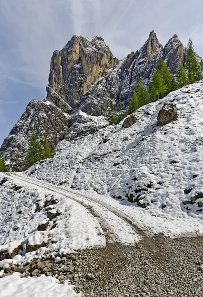Laserzwand Montagna Strada Baita Karlsbader Baita Dopo Nevicata Sole Tirolo — Foto Stock