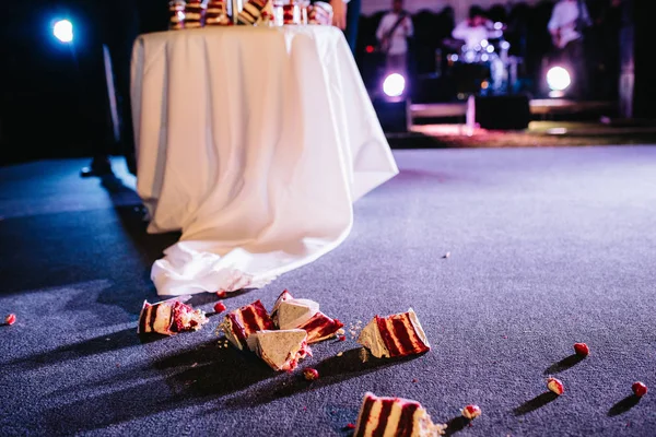Esküvői Torta Friss Házasok Esküvőjén — Stock Fotó
