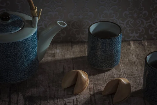 Herbata Dwa Nieotwarte Ciasteczka Wróżbą Twoje Przeznaczenie Jeszcze Się Nie — Zdjęcie stockowe