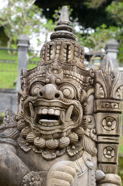 Bali Szobor Mint Templom Előtt — Stock Fotó