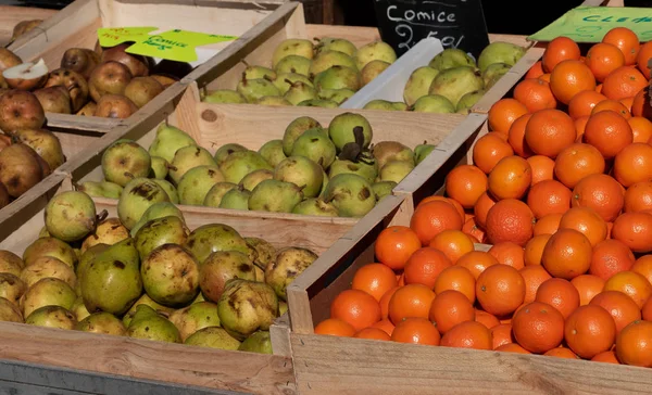 Frutti Diversi Nelle Casse Legno Presenti Sul Mercato — Foto Stock