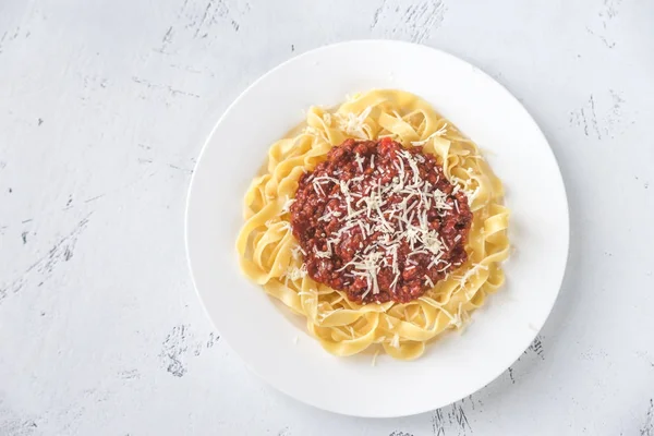 Porzione Tagliatelle Con Sugo Bolognese Tavola — Foto Stock