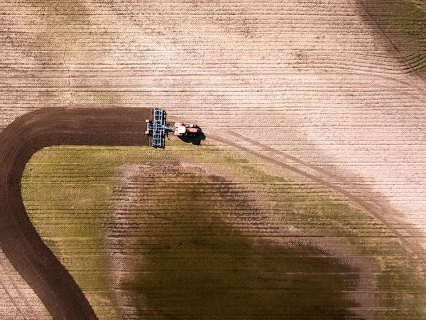 Aerial View Tractor Field Agricultural Field Work Tractor Cultivating Field — Stock Photo, Image