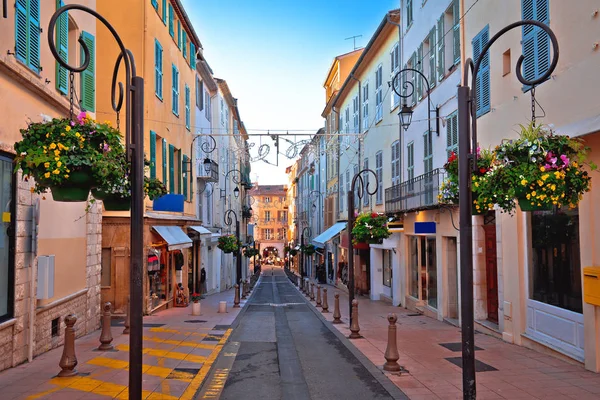 Colorida Calle Antibes Pasarela Tiendas Vista Sur Francia — Foto de Stock