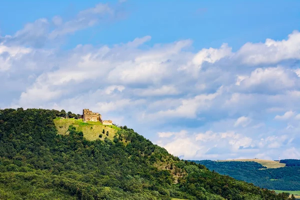 Landschaft Mit Burg Auf Dem Hügel Der Slowakei — Stockfoto