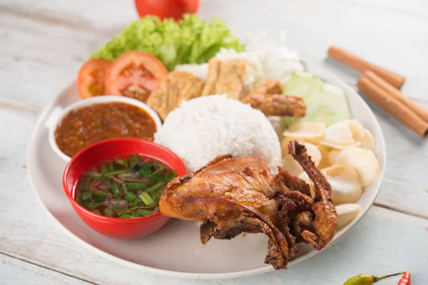 Nasi Lemak Kukus Com Frango Frito Popular Comida Tradicional Malaia — Fotografia de Stock