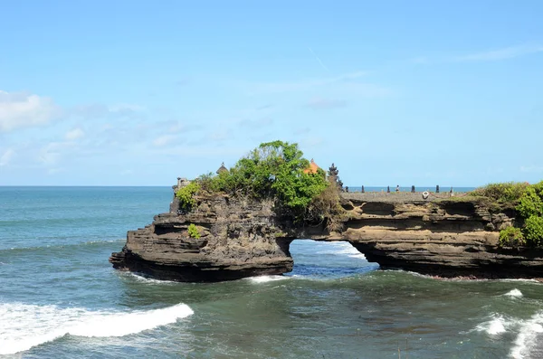 Pura Batu Bolong Borde Acantilado Costa Con Agujero Roca Bali — Foto de Stock