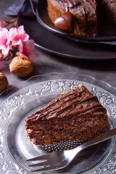 Сочный Маковый Торт Яблоками Шоколадной Глазурью — стоковое фото