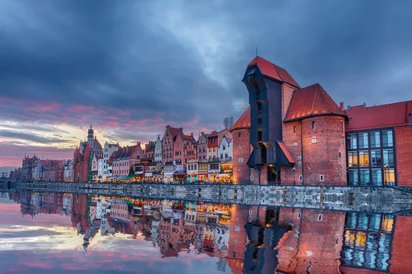 Piękny Zachód Słońca Gdańsku Widok Dźwig Portowy Zuraw Średniowiecznych Fasady — Zdjęcie stockowe